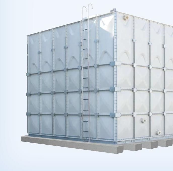 Sectional panel water tank for a restricted-access New York building project